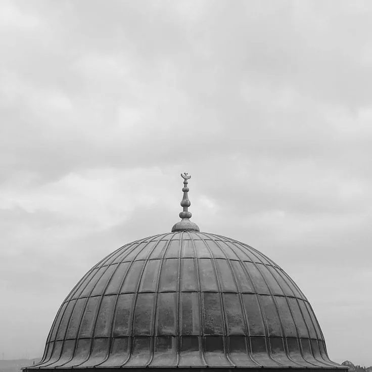 Kubbe üzerinde alem ile camii kubbe kaplama — mimari fotoğraf